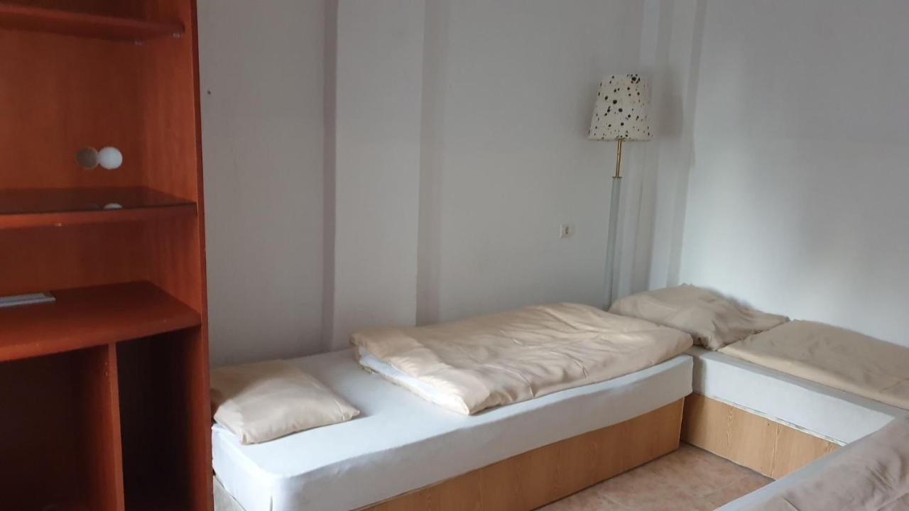 Aqua Hostel Шиофок Экстерьер фото